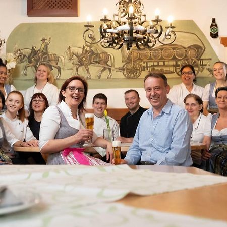 Gasthof Neuwirt オイゲンドルフ エクステリア 写真