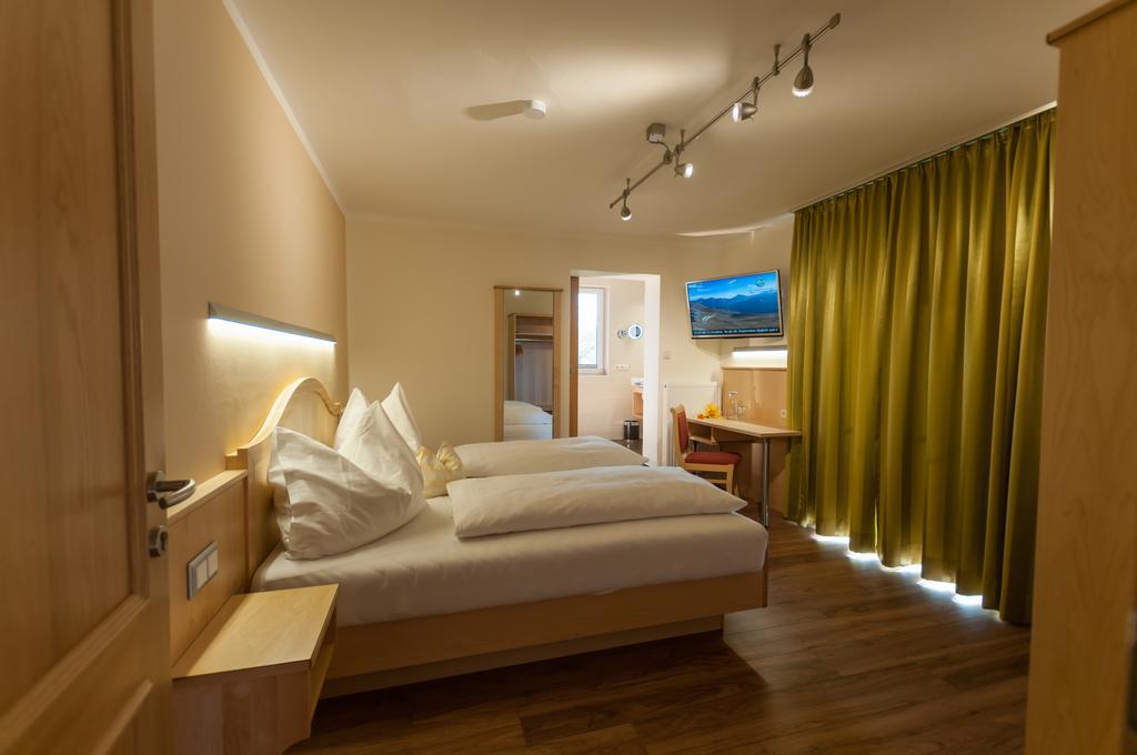 Gasthof Neuwirt オイゲンドルフ 部屋 写真