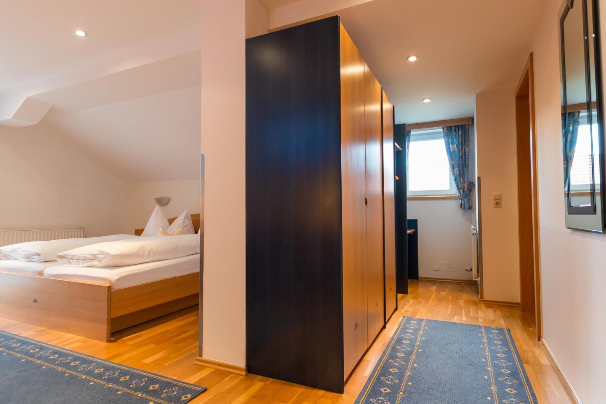 Gasthof Neuwirt オイゲンドルフ 部屋 写真