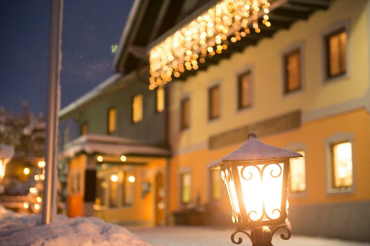 Gasthof Neuwirt オイゲンドルフ エクステリア 写真