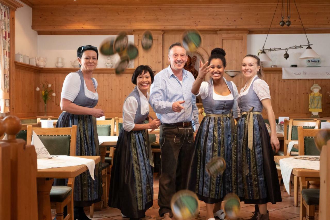 Gasthof Neuwirt オイゲンドルフ エクステリア 写真