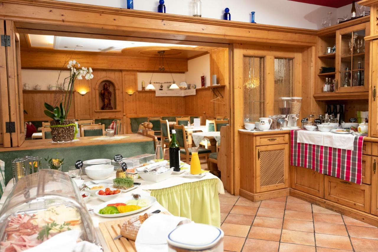 Gasthof Neuwirt オイゲンドルフ エクステリア 写真